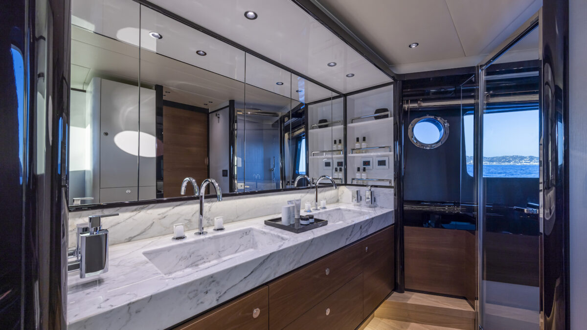 ABSOLUTE NAVETTA 75 intérieur 10