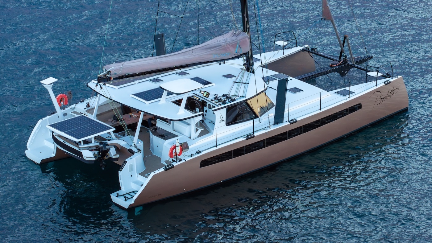 Balance 526 : le plus beau des catamarans à voile est rapide et confortable