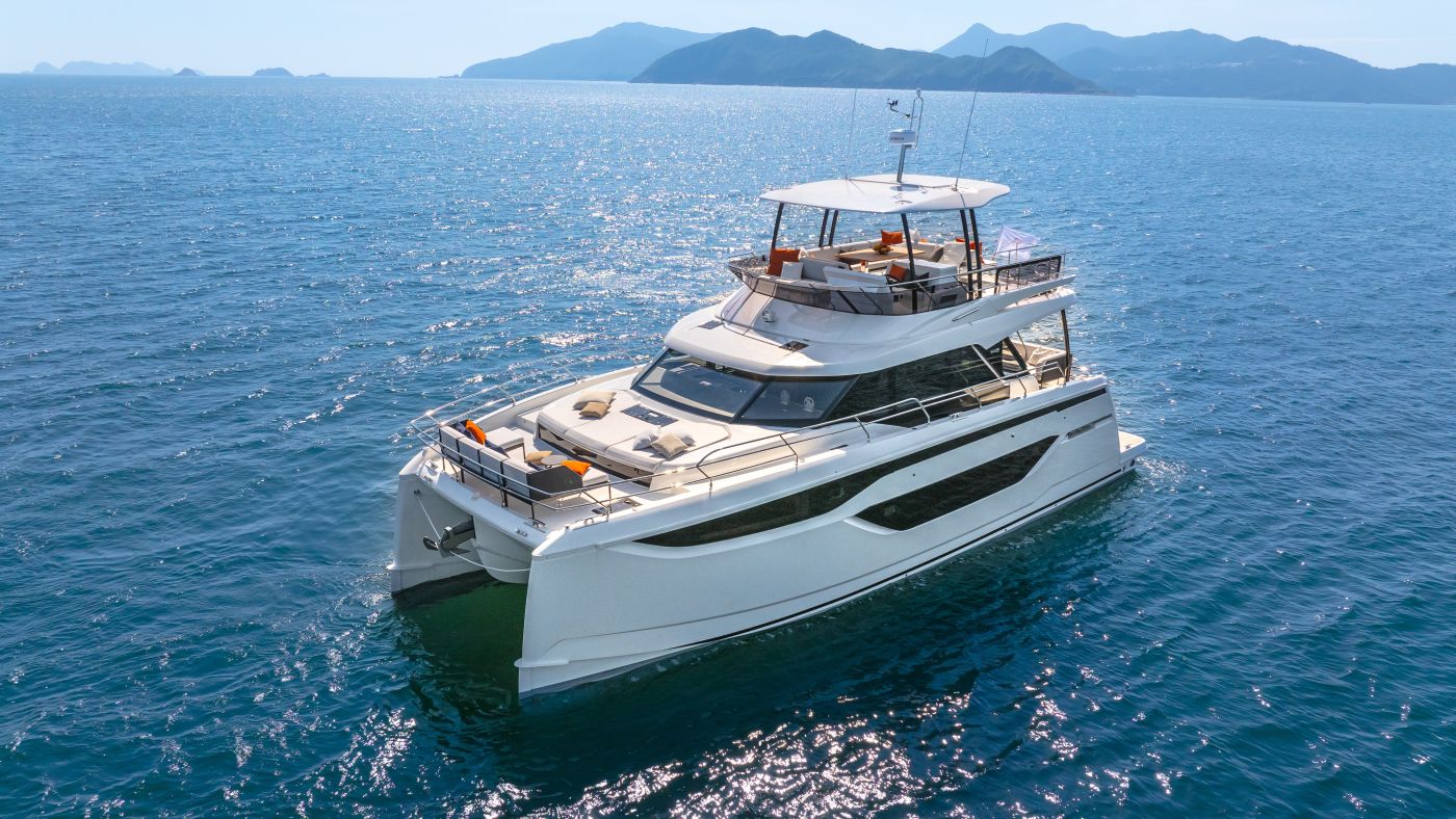 PRESTIGE YACHTS M8 CATAMARAN